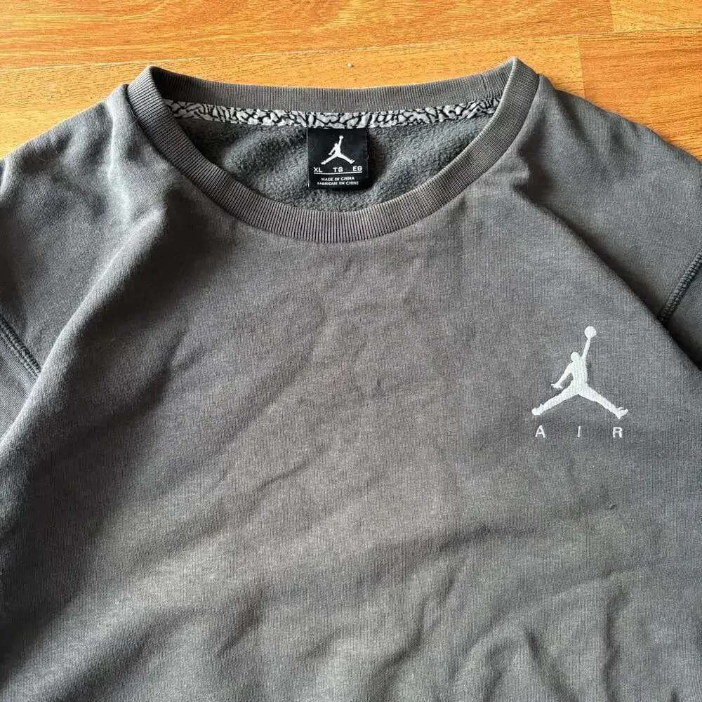 Jordan air crewneck